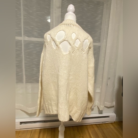 Zara distressed/ripped knit sweater NWOT - Picture 3 of 4